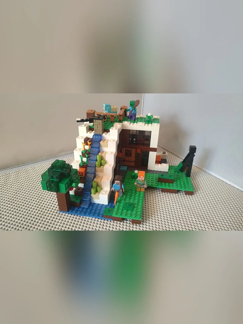LEGO 21134 Minecraft The Waterfall Base Building Toy Set Retired Set